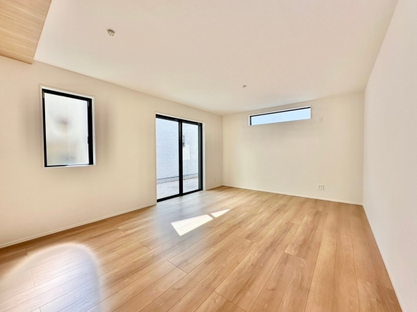 草加市小山2丁目　新築一戸建て