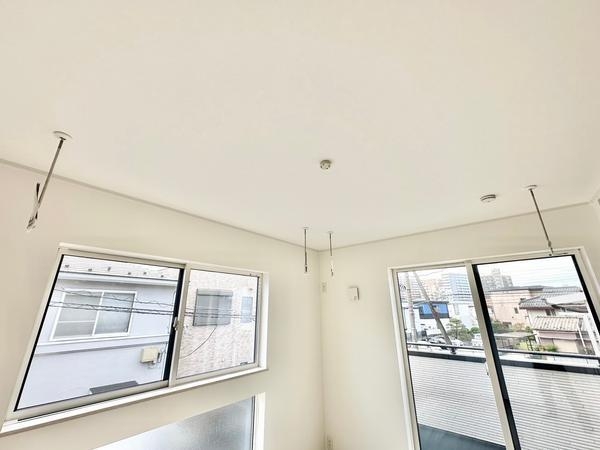草加市神明2丁目　新築一戸建て