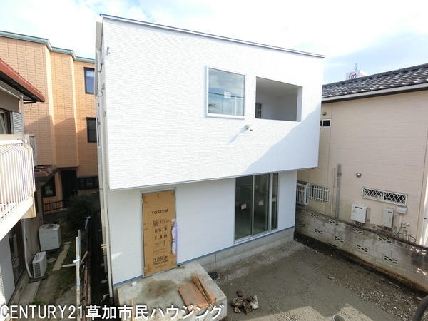草加市谷塚町　新築一戸建て
