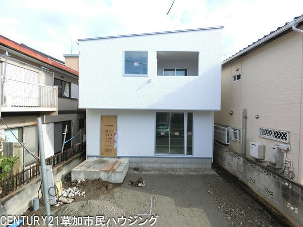 草加市谷塚町　新築一戸建て