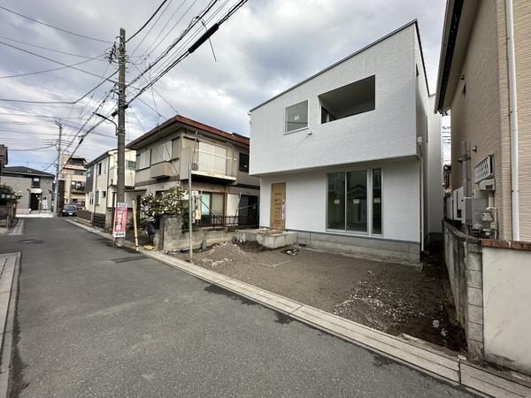 草加市谷塚町　新築一戸建て