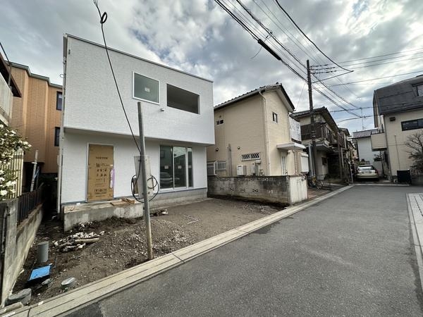 草加市谷塚町　新築一戸建て