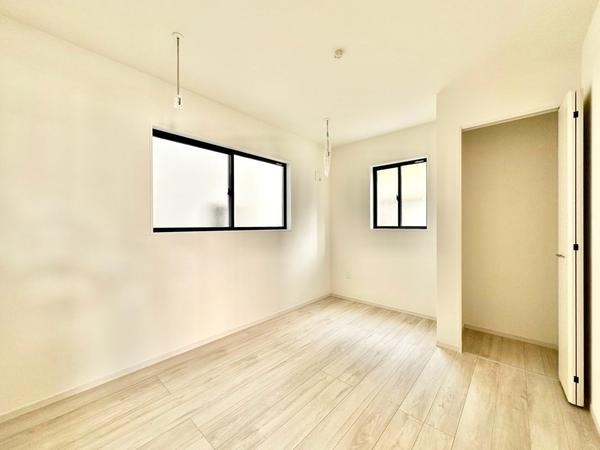 草加市青柳4丁目　新築一戸建て　7期