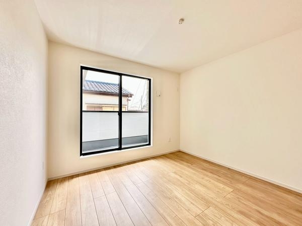 草加市稲荷2丁目　新築一戸建て　12期