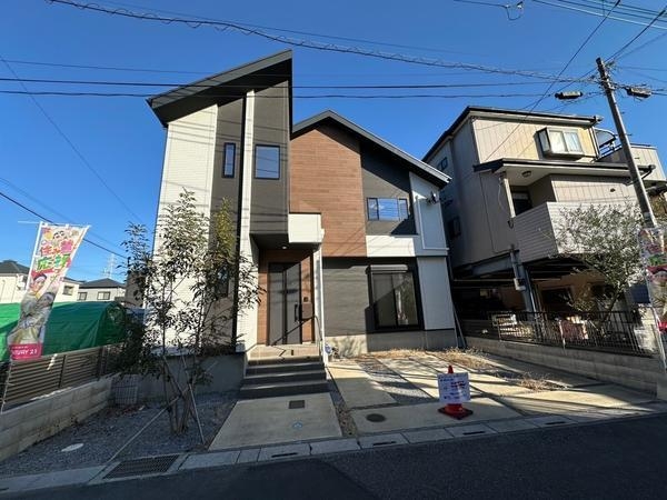 草加市谷塚町　中古一戸建て