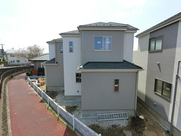 草加市八幡町　新築一戸建て　2号棟