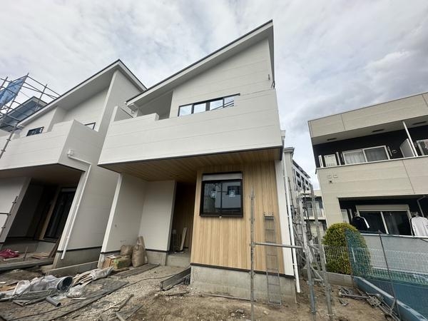 草加市氷川町　新築一戸建て　11期8号棟