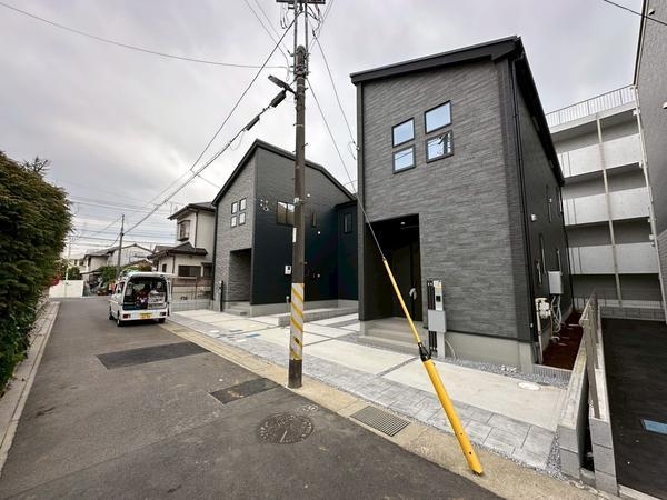 草加市谷塚1丁目　新築一戸建て　2期1号棟