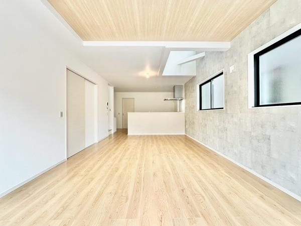 八潮市鶴ケ曽根　新築一戸建て　4期2号棟