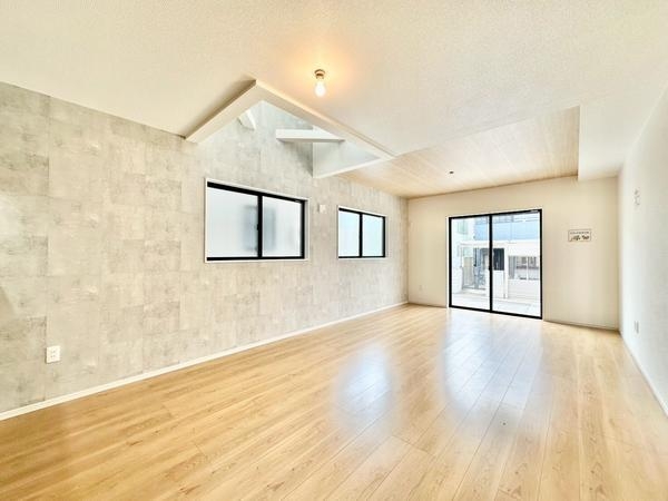 八潮市鶴ケ曽根　新築一戸建て　4期2号棟