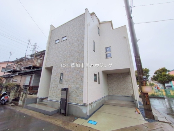八潮市大曽根　新築一戸建て