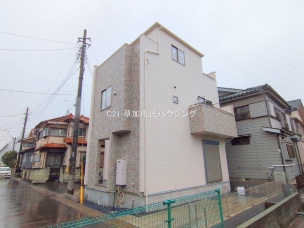 八潮市大曽根　新築一戸建て