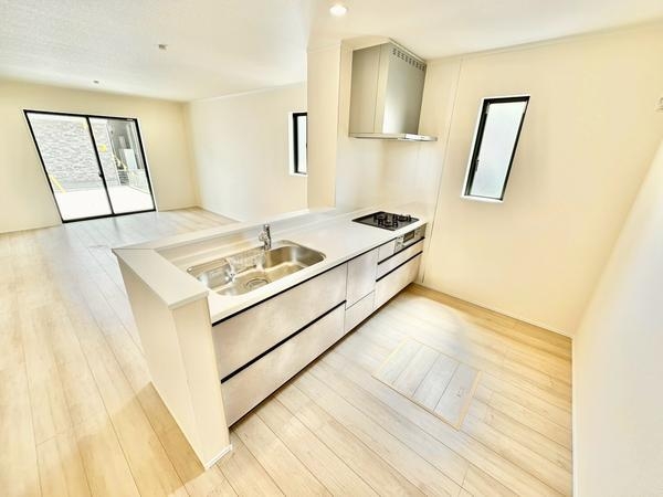 草加市青柳7丁目　新築一戸建て　3期C号棟