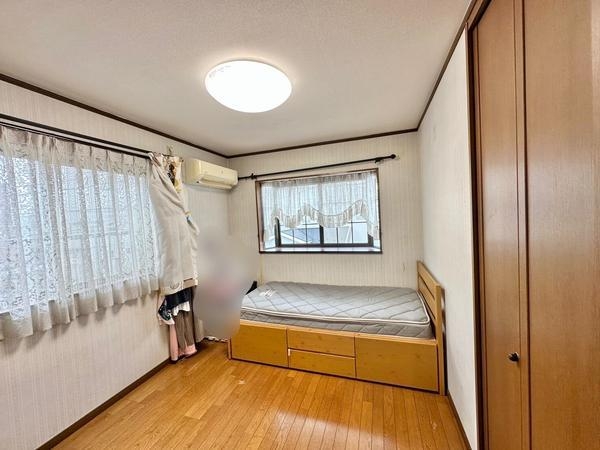 草加市新栄１丁目の中古一戸建て