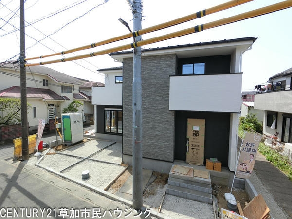 草加市稲荷2丁目　新築一戸建て　11期