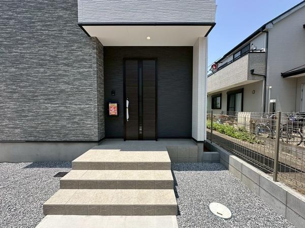 草加市稲荷2丁目　新築一戸建て　11期
