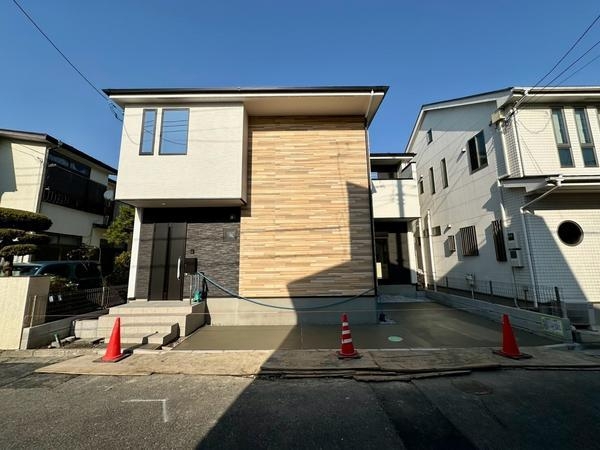 草加市谷塚町　新築一戸建て　15期