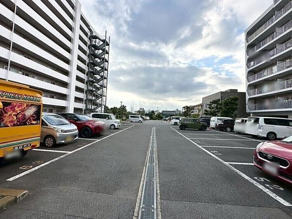 草加松原ハイツ A棟(駐車場)