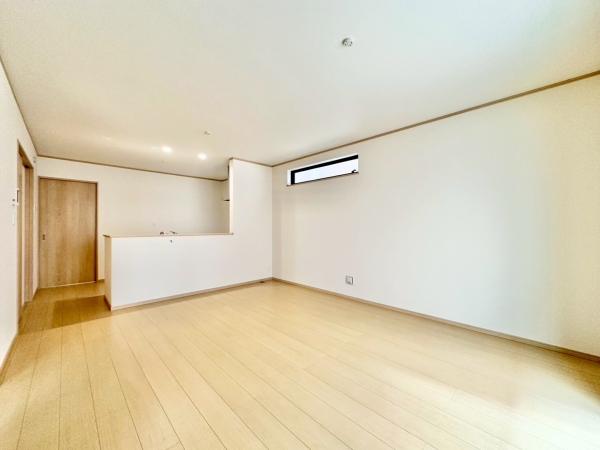 草加市西町　新築一戸建て