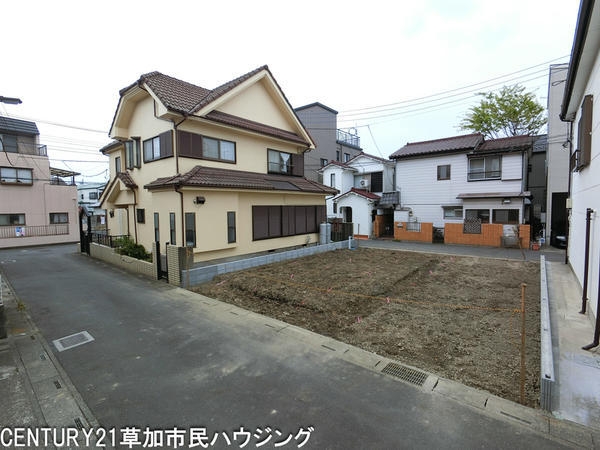草加市谷塚仲町　新築一戸建て
