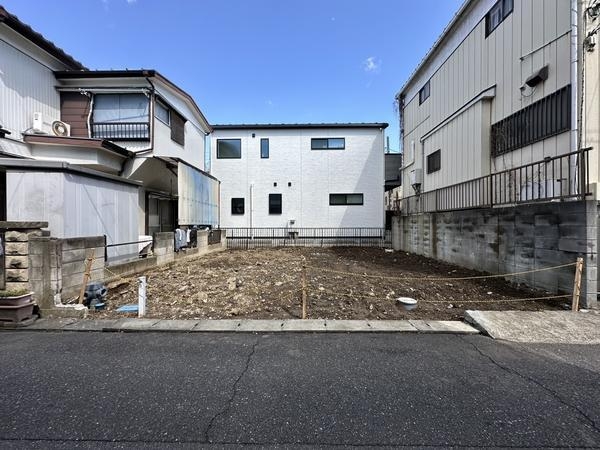 草加市中根1丁目　新築一戸建て