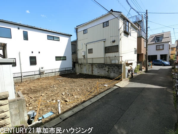 草加市中根1丁目　新築一戸建て