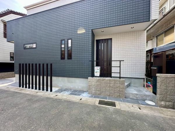 草加市中根2丁目　新築一戸建て