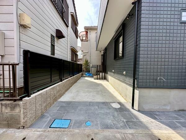 草加市中根2丁目　新築一戸建て
