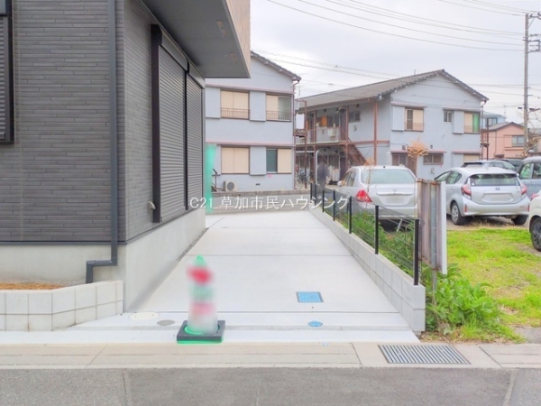 草加市八幡町　新築一戸建て