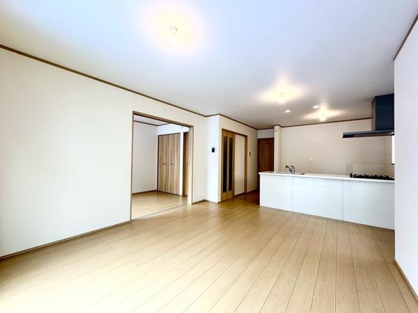 草加市長栄1丁目　新築一戸建て　第2期E号棟