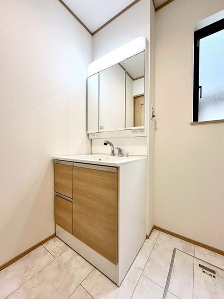 草加市長栄1丁目　新築一戸建て　第2期E号棟