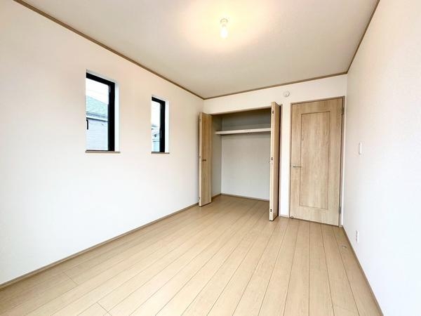 草加市長栄1丁目　新築一戸建て　第2期E号棟