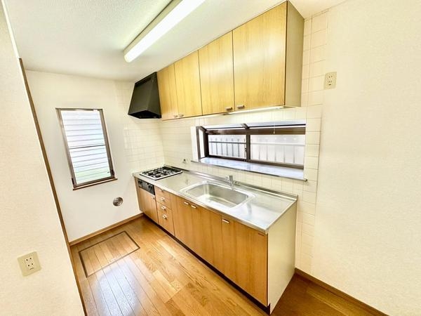 草加市新里町の中古一戸建て