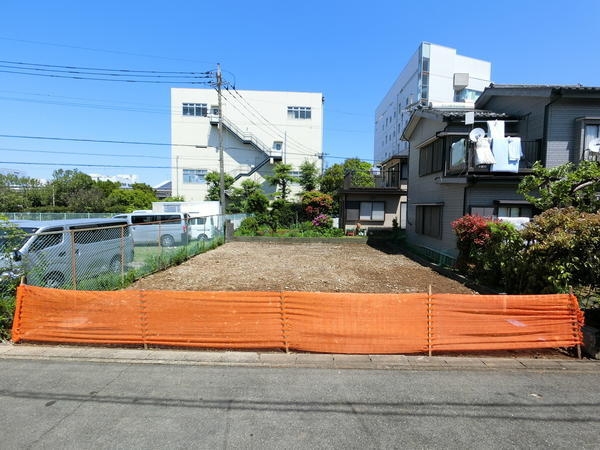 草加市稲荷5丁目　新築一戸建て　14期