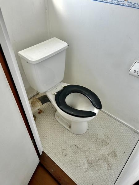 みさと団地12街区18号棟