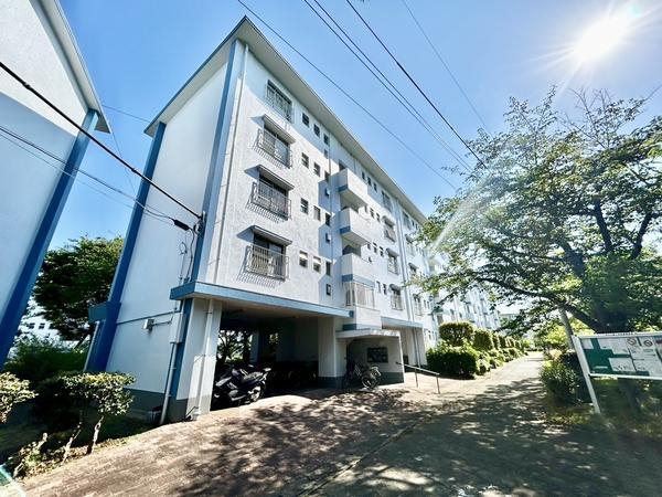 みさと団地12街区18号棟