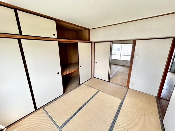 みさと団地12街区18号棟