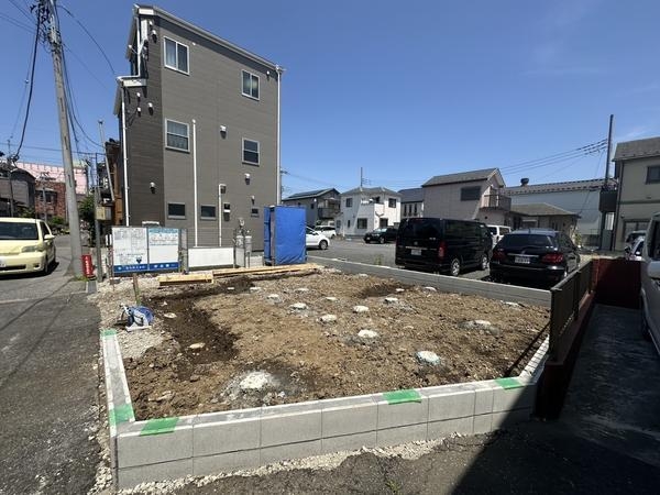 八潮市大字二丁目　新築一戸建て