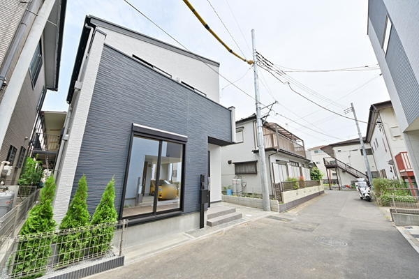 草加市西町　新築一戸建て