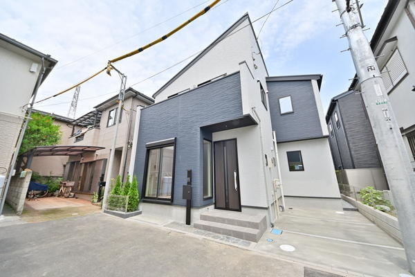 草加市西町　新築一戸建て