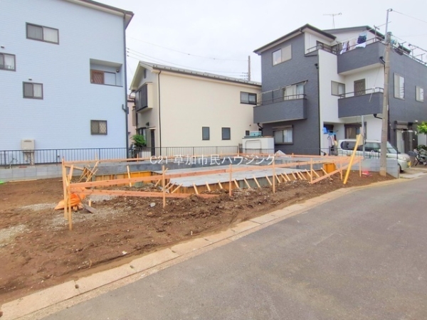 草加市北谷3丁目　新築一戸建て　12期