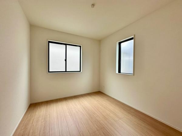 草加市北谷3丁目　新築一戸建て　12期