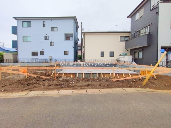 草加市北谷3丁目　新築一戸建て　12期