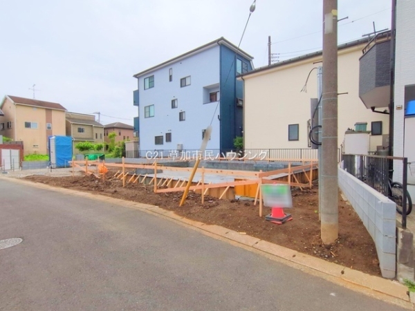 草加市北谷3丁目　新築一戸建て　12期