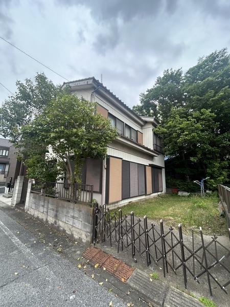 草加市稲荷3丁目　中古一戸建て