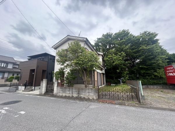 草加市稲荷3丁目　中古一戸建て
