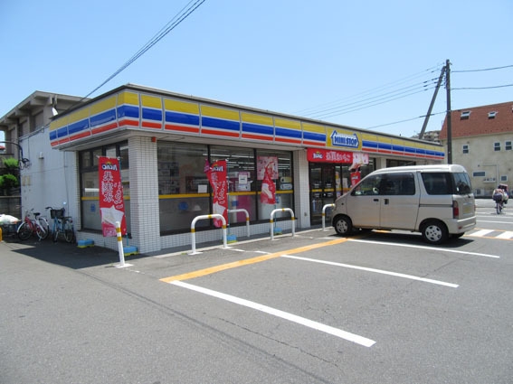 ヴィ・シティ草加四番館(ミニストップ草加新里町店)