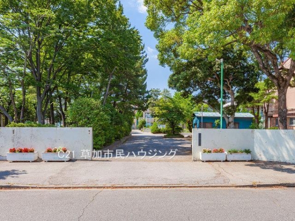 草加市松原５丁目の土地(栄中学校)