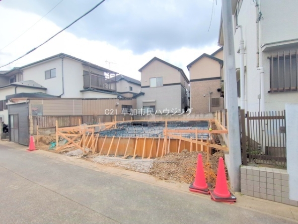 草加市新里町　新築一戸建て