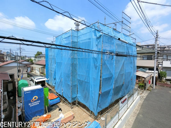 草加市花栗3丁目　新築一戸建て